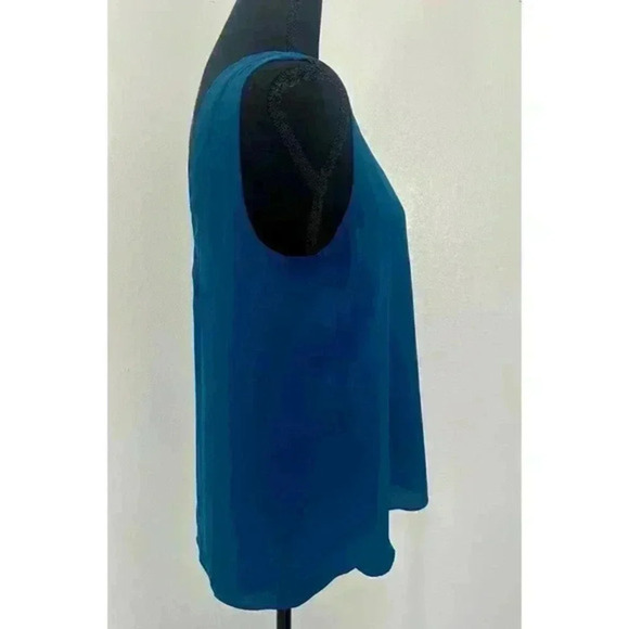 Lilly Pulitzer Florin Sleeveless V-Neck Top Navy Size Small - Picture 3 of 7